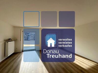Erstbezug nach Renovierung: Helle 4-Zimmer Wohnung mit 2 Balkonen 
