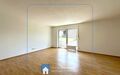 Wohnzimmer mit Balkon